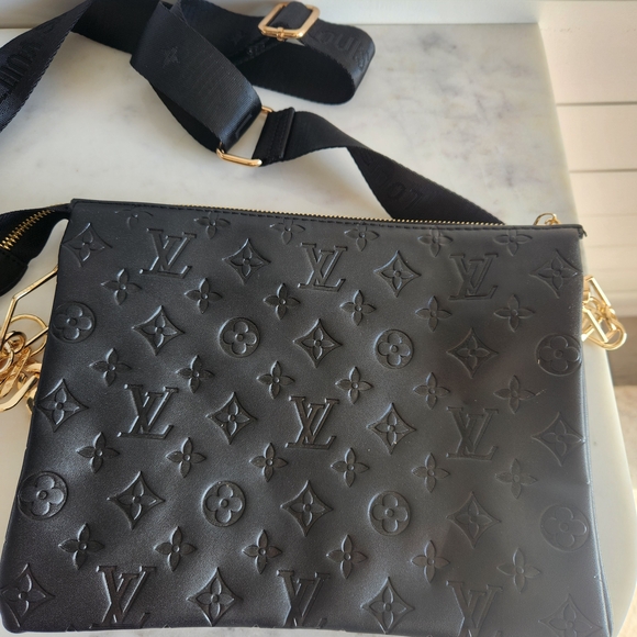 Black Designer Women's Bag with Gold Chain - Picture 5 of 8